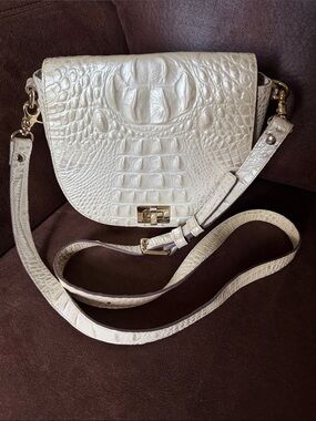Brahmin Croc-Embossed Leather Crossbody Bag in Pearl